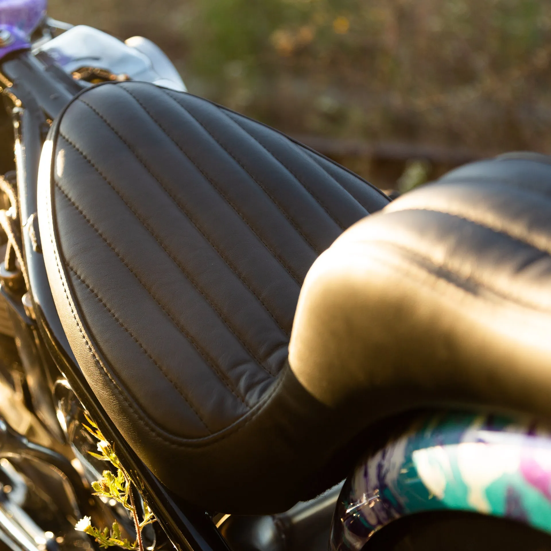 Rigid Frame King Cobra Seat - Vertical Tuck N Roll